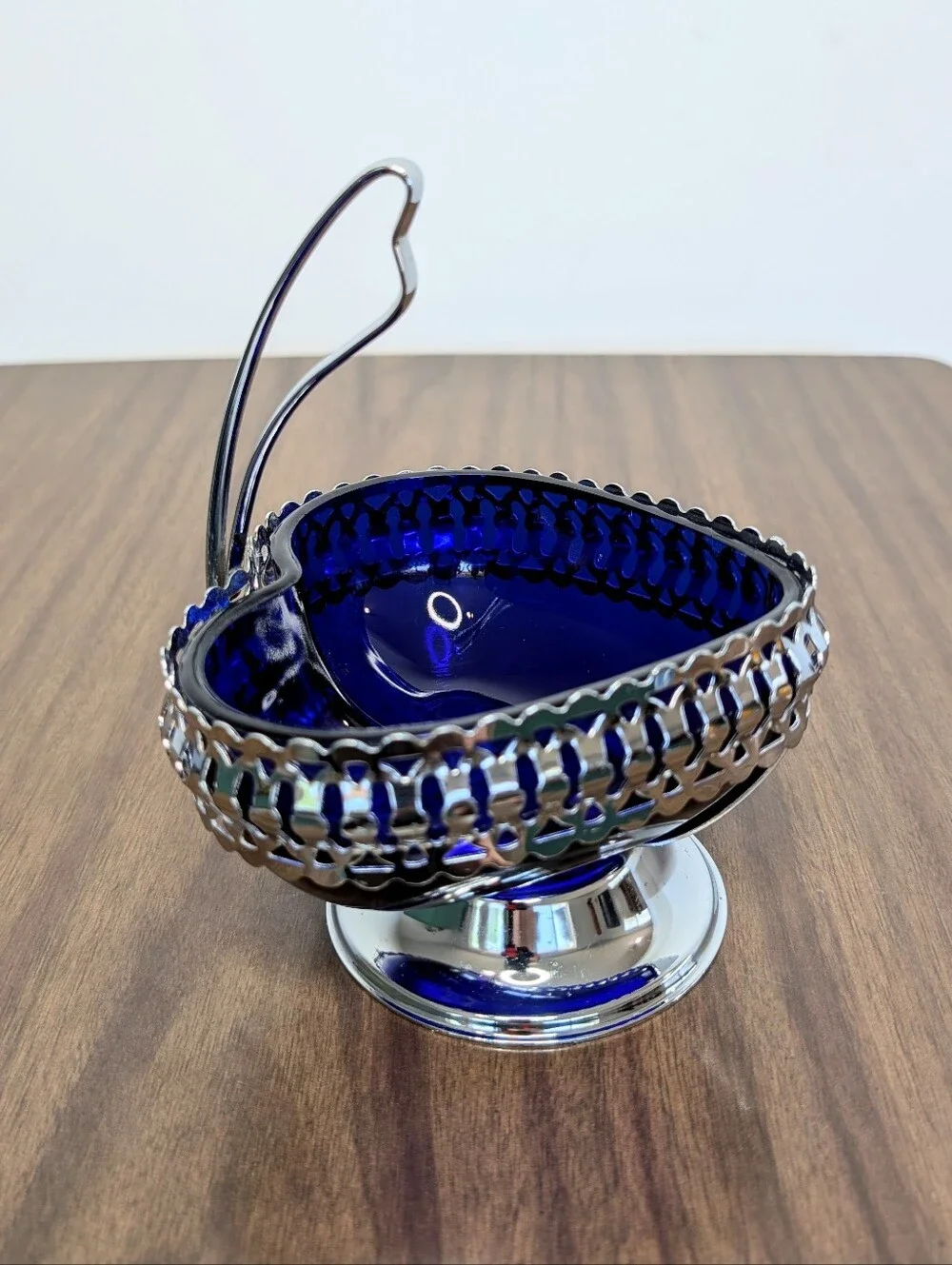 Vintage Cobalt Blue Glass Heart Shaped Bowl In Silver Tone Metal Handled Basket